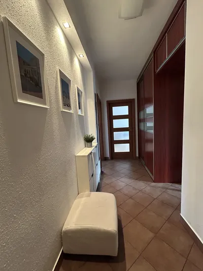 Mieszkanie na wynajem, 52 m² Stare Miasto, Plac Inwalidów - miniatura 2