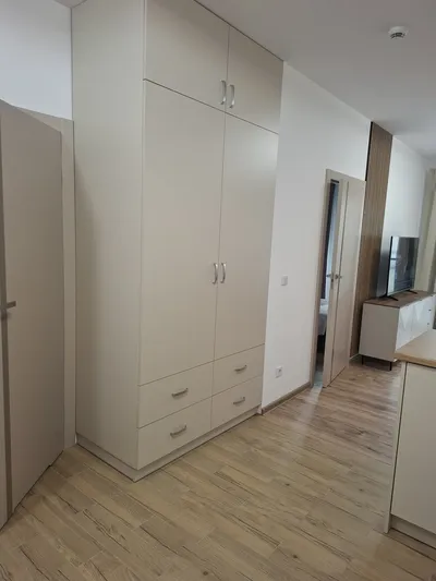 Mieszkanie na wynajem, 42 m² Śródmieście, Aleja Marszałka Józefa Piłsudskiego - miniatura 3