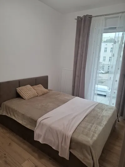 Mieszkanie na wynajem, 42 m² Śródmieście, Aleja Marszałka Józefa Piłsudskiego - miniatura 5