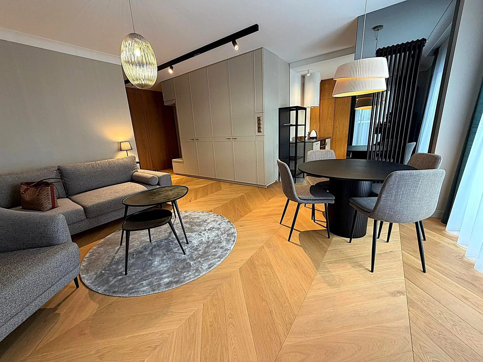 Wynajmę Mieszkanie Katowice - 55 m² - 1/23