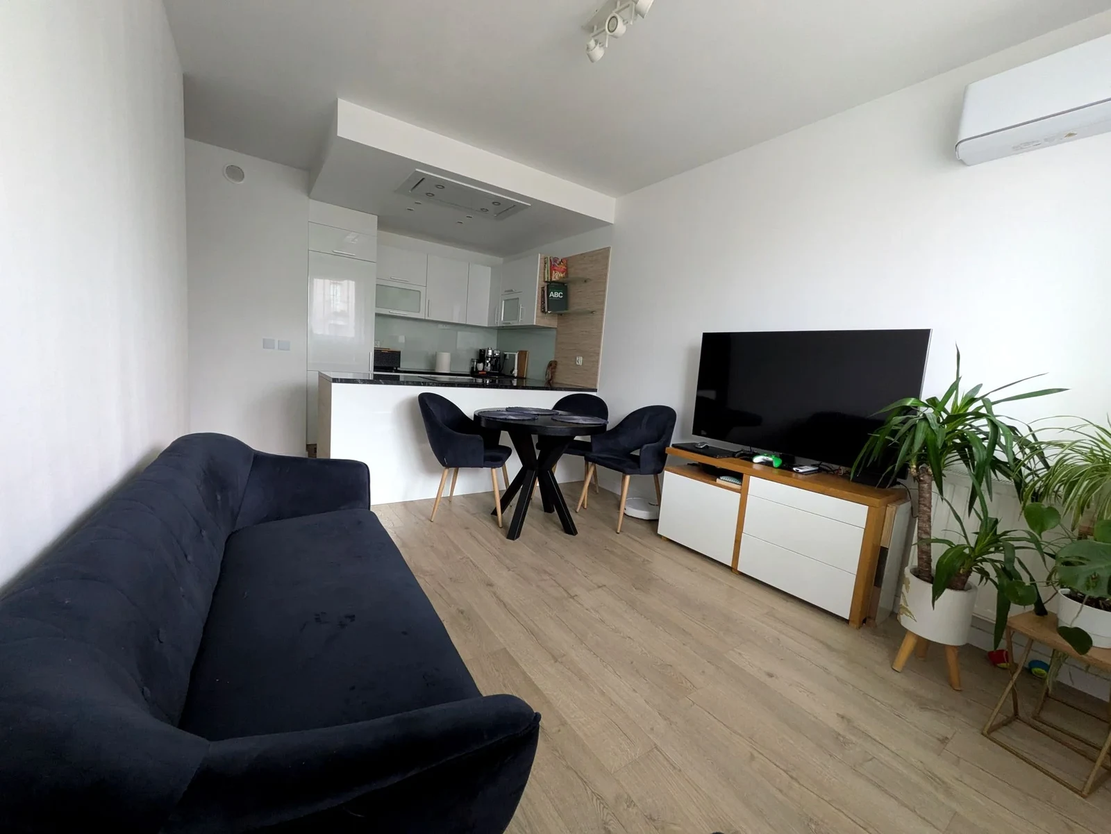 Wynajmę Mieszkanie Kraków - 49 m² - 1/17
