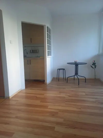 Wynajmę Mieszkanie Warszawa - 20 m² - miniatura 2