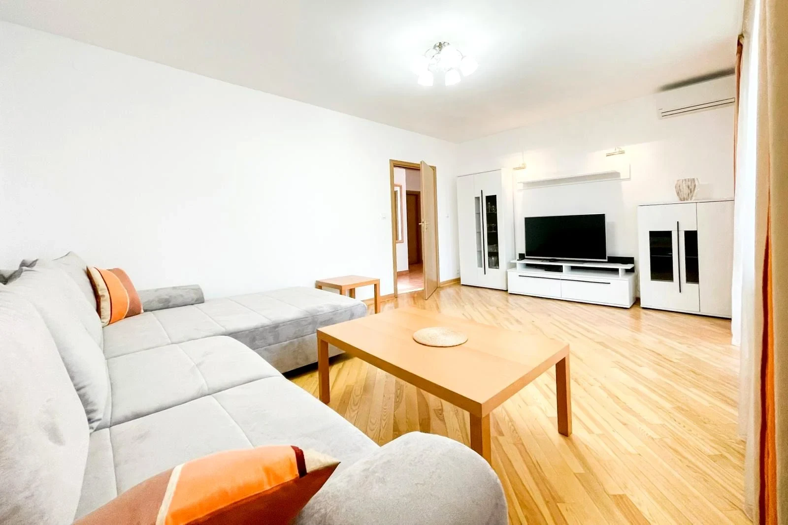 Wynajmę Mieszkanie Warszawa - 61 m² - 1/22