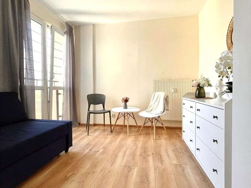 Wynajmę Mieszkanie Warszawa - 18 m² - 1/15