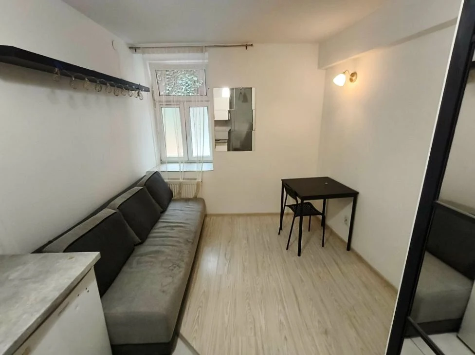 Wynajmę Mieszkanie Kraków - 15 m² - 1/6