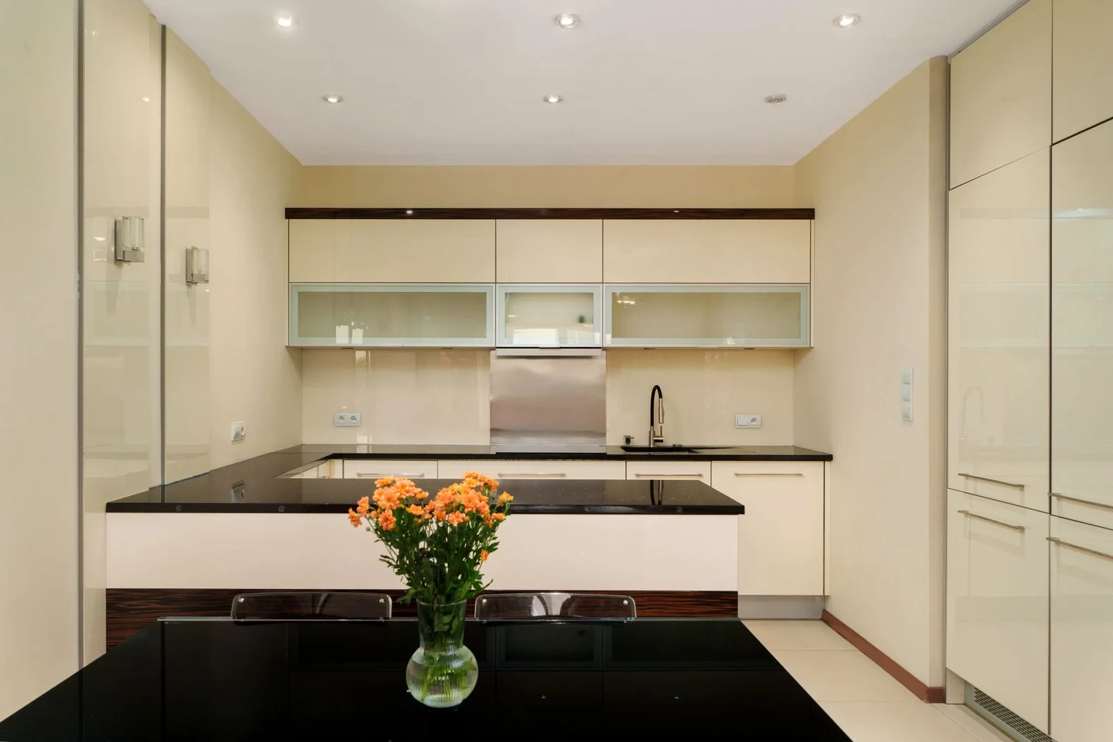 Wynajmę Mieszkanie Warszawa - 66 m² - 1/15