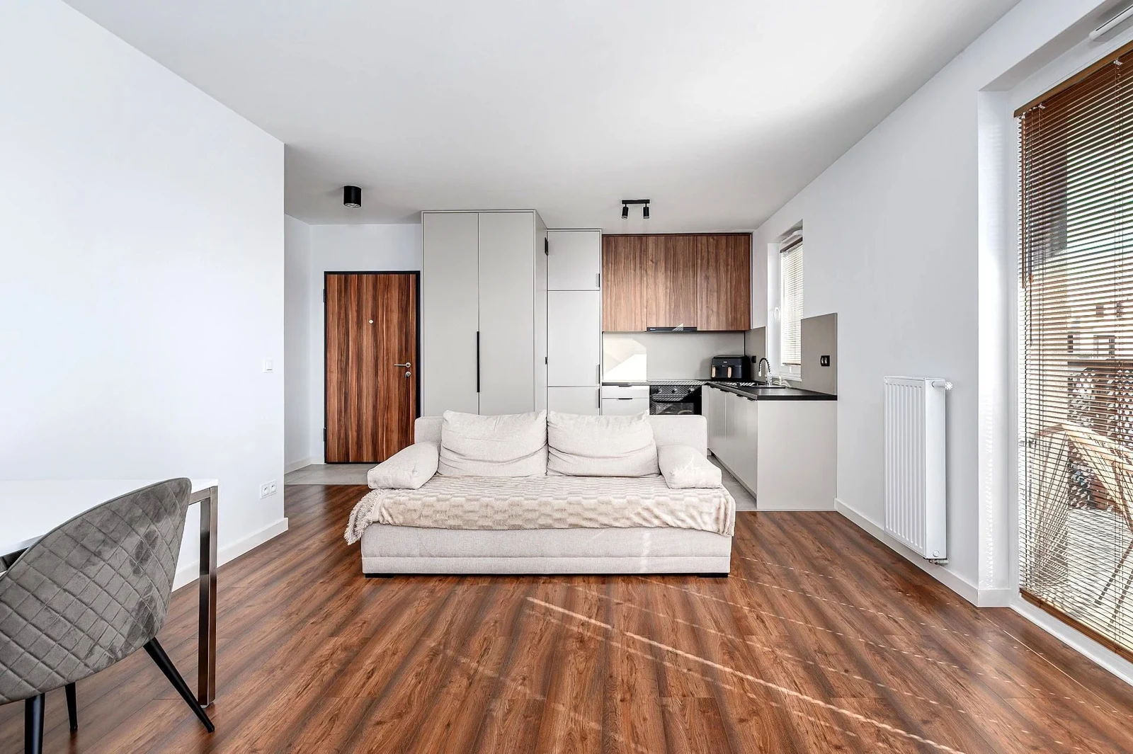 Wynajmę Mieszkanie Warszawa - 45 m² - 1/6