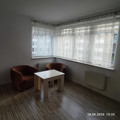 Komfortowy pokój 19,5 m² | Gromskiego 8 Rzeszów - miniatura 4