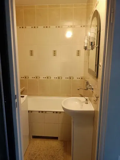 Wynajmę pokój dla studentki/osoby pracujacej - miniatura 4