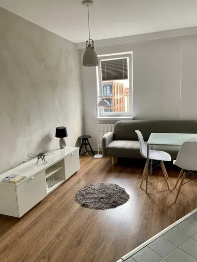 Mieszkanie na wynajem. 40m2. Tramwaj. Dla studentów. - miniatura 3