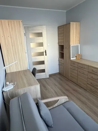 Pokój dla studentów. Osiedle Leśne, ul. Kasztanowa - miniatura 4