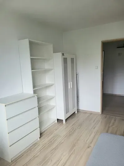 Bezpośrednio , ostatni pokój 1-os ,Zegadłowicza37,super lokalizacja - miniatura 3