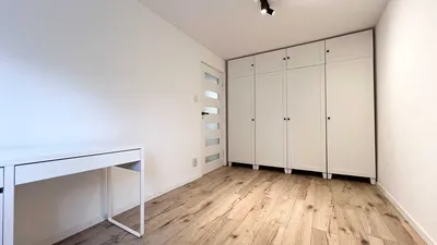 PIERWSZY NAJEM Mieszkanie w centrum 3 pokoje 46m2 ul. Jantarowa blisko UE, winda, zmywarka, po gruntownym remoncie w 2025, Doskonała Lokalizacja - miniatura 5