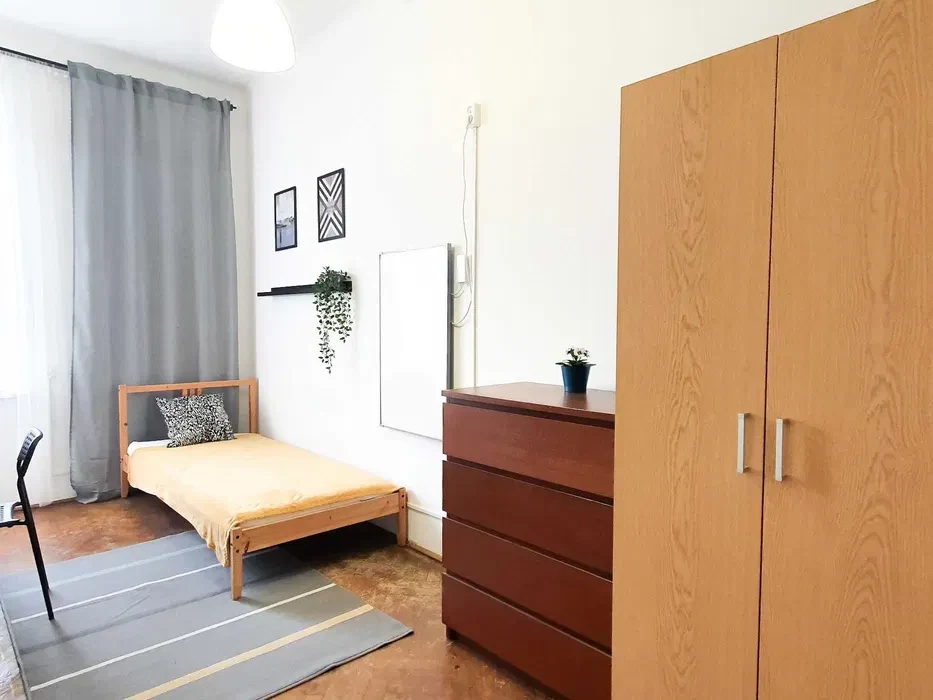 Duży pokój jednoosobowy Mieszkanie z balkonem Plac Inwalidów Królewska AGH UKEN UJ - 1/8