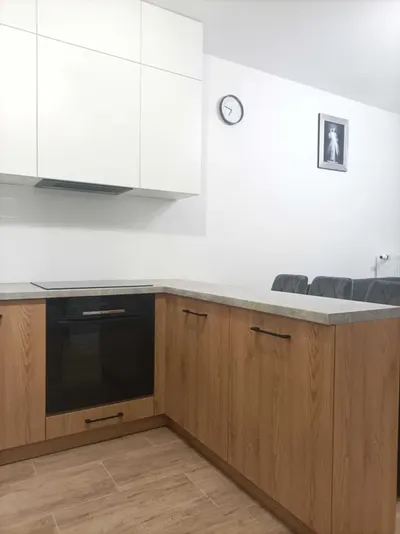 2 pokojowe mieszkanie - 32,5 mkw, ul. Banacha w Krakowie, miejsce postojowe w garażu - miniatura 2