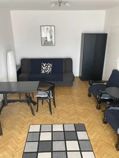 Do wynajecia 2 pokojowe mieszkanie blisko stacji metra Ursynow (studentki, studentki pracujace) - miniatura 2