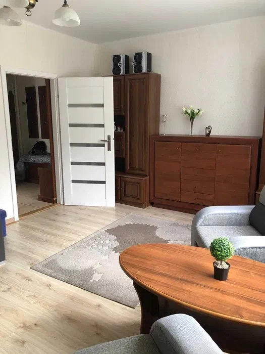 do wynajęcia duże mieszkanie jednopokojowe w Oświęcimiu - 1/8