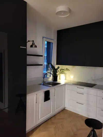 Pierwszy najem! 3 pokoje, łazienka z WC + druga osobna toaleta, osobna pralnia, 2 balkony, hala garażowa w cenie!! - miniatura 3
