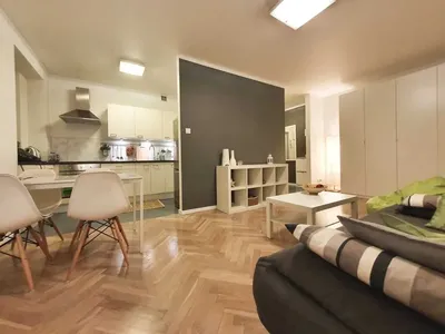 Zadbana kawalerka 32m2 - Metro Plac Wilsona, ul. Słowackiego - miniatura 2