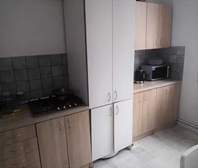 pokój studencki przy rynku ul. św Wojciecha 1000 zł ze wszystkim - miniatura 3