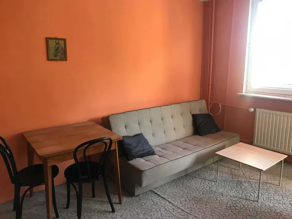 Od zaraz! Kawalerka 30 m² z oddzieloną sypialnią i loggią – Chmaja - 1/8
