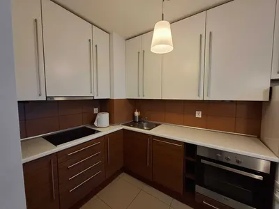 Duża komfortowa kawalerka 29 m² w bardzo dobrej lokalizacji na zamkniętym strzeżonym małym, kameralnym osiedlu dla jednej lub dwóch osób. - miniatura 3