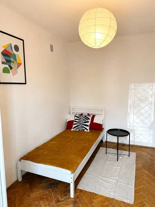 Mokotów · 10 m² room · Łazarski 3 min · metro 9 min · all included - 1/8