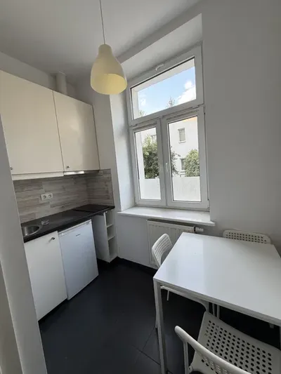 Mam do wynajęcia 30-metrową kawalerkę przy ul. Szaserów - miniatura 4