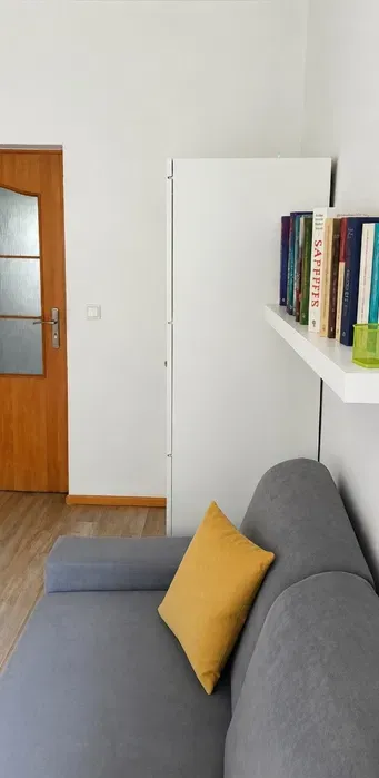 Przytulny pokój dla studentki / kobiety pracujacej - miniatura 3