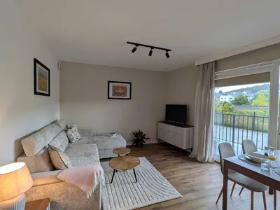 Wynajmę mieszkanie 30m2, Gdynia PKM Karwiny. W koszt wynajmu wliczono ogrzewanie.