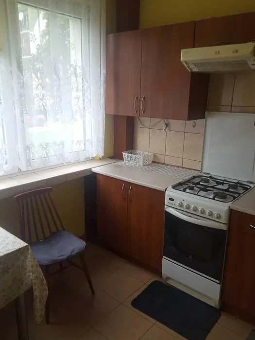 Od zaraz, duża kawalerka do wynajęcia na Wiedzewie w Łodzi - 1/8