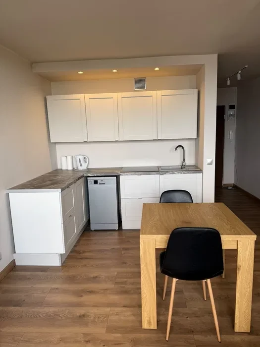 Słoneczne studio 28 m² | 13 piętro | balkon | widok | Tysiąclecie - 1/4