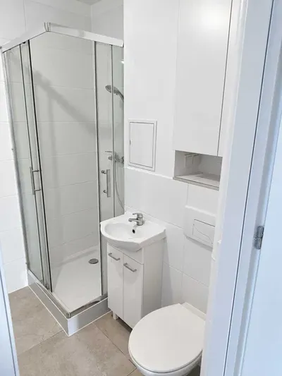 Pokój 16,5 m², zamykany dla dziewczyny | 3 min do Metra Bródno [M2] | 1 miń do Autobusu | Umeblowany | Wi-Fi 1000 Mb/s | Od zaraz - miniatura 4