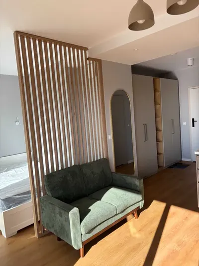 Nowe, w pełni wyposażone mieszkanie, 1 km od Lotniska Chopina. Garaż. Balkon