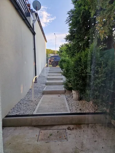 Kawalerka do wynajecia -komfortowe mieszkanie w swietnej lokalizacji - miniatura 2