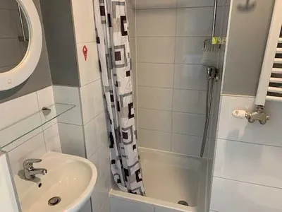Nowoczesna i funkcjonalna duża kawalerka 26 na 5 piętrze, obok PL. Inwalidów. - miniatura 5