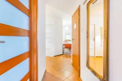 Pokój dwuosobowy z balkonem w 3-pokojowym na Pradze z dużą szafą - miniatura 4