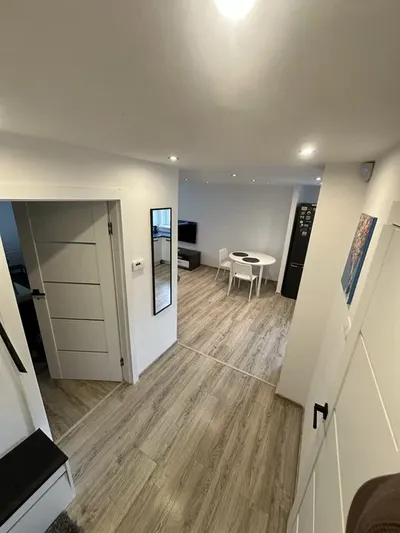 42 m² | 2 pokoje | W pełni umeblowane | Radzikowskiego | 2700 zł - miniatura 3