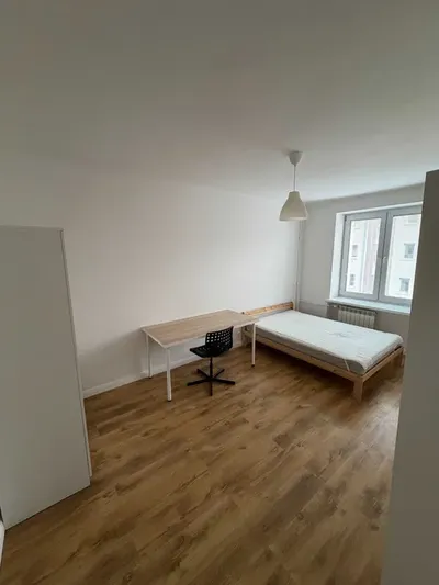 2 Oddzielne Pokoje + Kuchnia Oddzielna, Piwnica, Parking, Metro Młynów