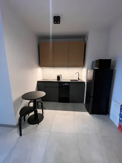 Dwa osobne pokoje BEZPOSREDNIO - miniatura 2