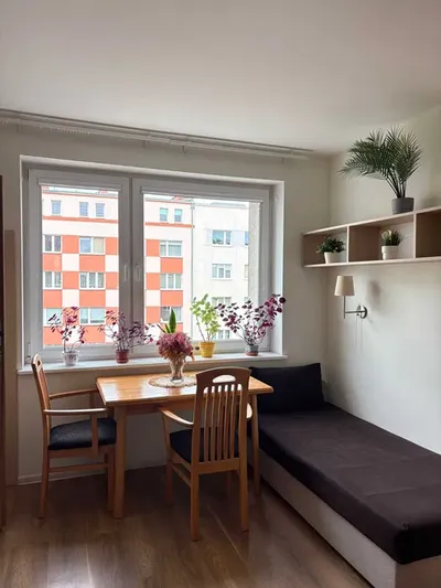 Mieszkanie dwupokojowe z osobną kuchnią, ul. Śląska 32, Gdynia - miniatura 2