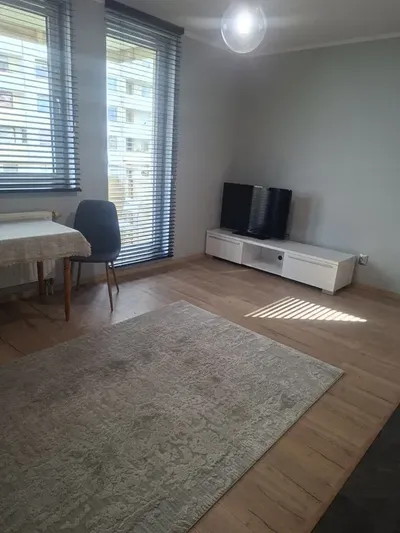 Mieszkanie wynajmę kawalerkę wynajem kawalerka Gdynia tanio długoterminowy wynajem - miniatura 2