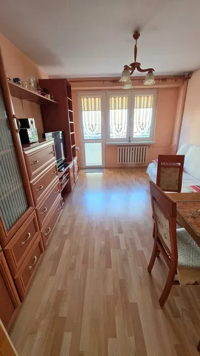 M-4 Górna (trzy pokoje, winda, parking) - 1/8