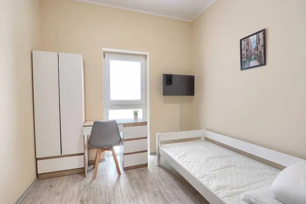 Nowe budownictwo pokój z własnym TV od zaraz PRZYBYSZEWSKIEGO 71A - 1/8