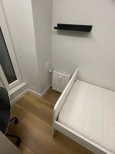 Pokój dla studenta/ki w ścisłym centrum Katowic, ul. Adamskiego 5/30. - miniatura 5