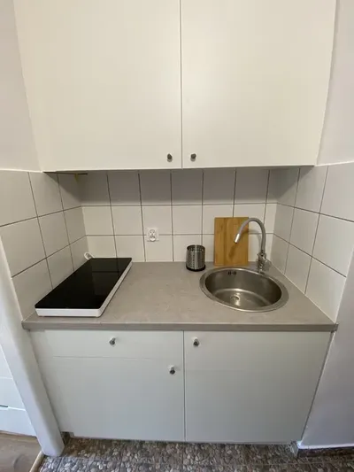 Kawalerka na wynajem / 2300zł / Róg Racławickiej i Żwirki i Wigiury - miniatura 4