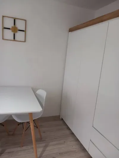Dwa pokoje 38m2 ul.Batorego 29 ,Metro 400m umeblowane - miniatura 2