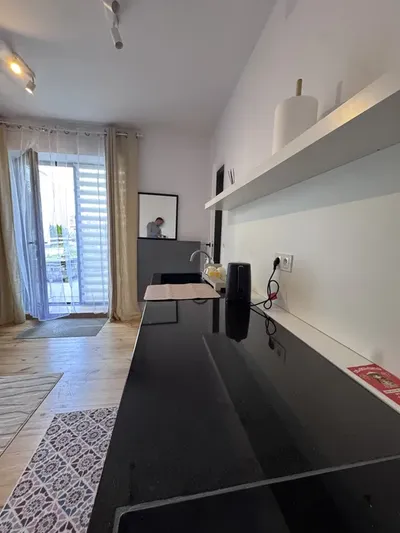 Nowa kawalerka z duzym tarasem - miniatura 4