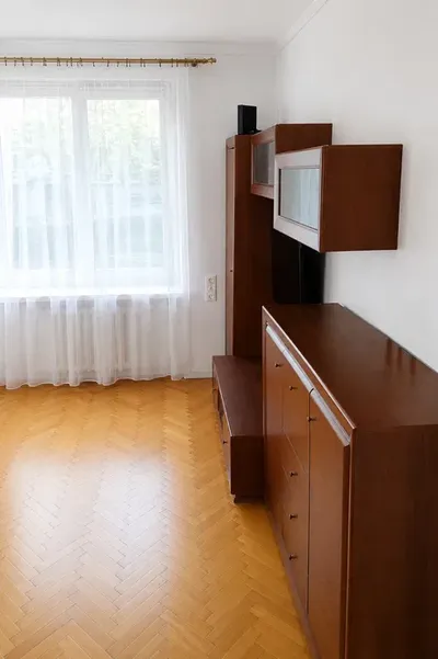 Jasne 2-pokojowe mieszkanie z osobną kuchnią i garderobą – Stare Winogrady (przy PST Słowiańska) 2 pokoje + osobna kuchnia i garderoba - miniatura 2