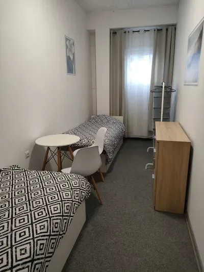 Pokoje do wynajęcia, dobra lokalizacja - miniatura 3
